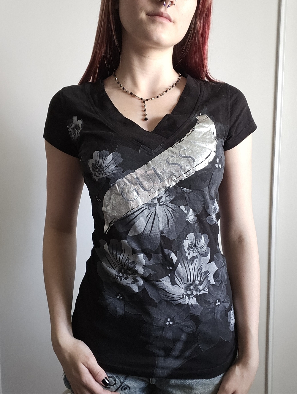 y2k Guess Black Tee shirt with Silver Logo & Gray floral details slim fit small